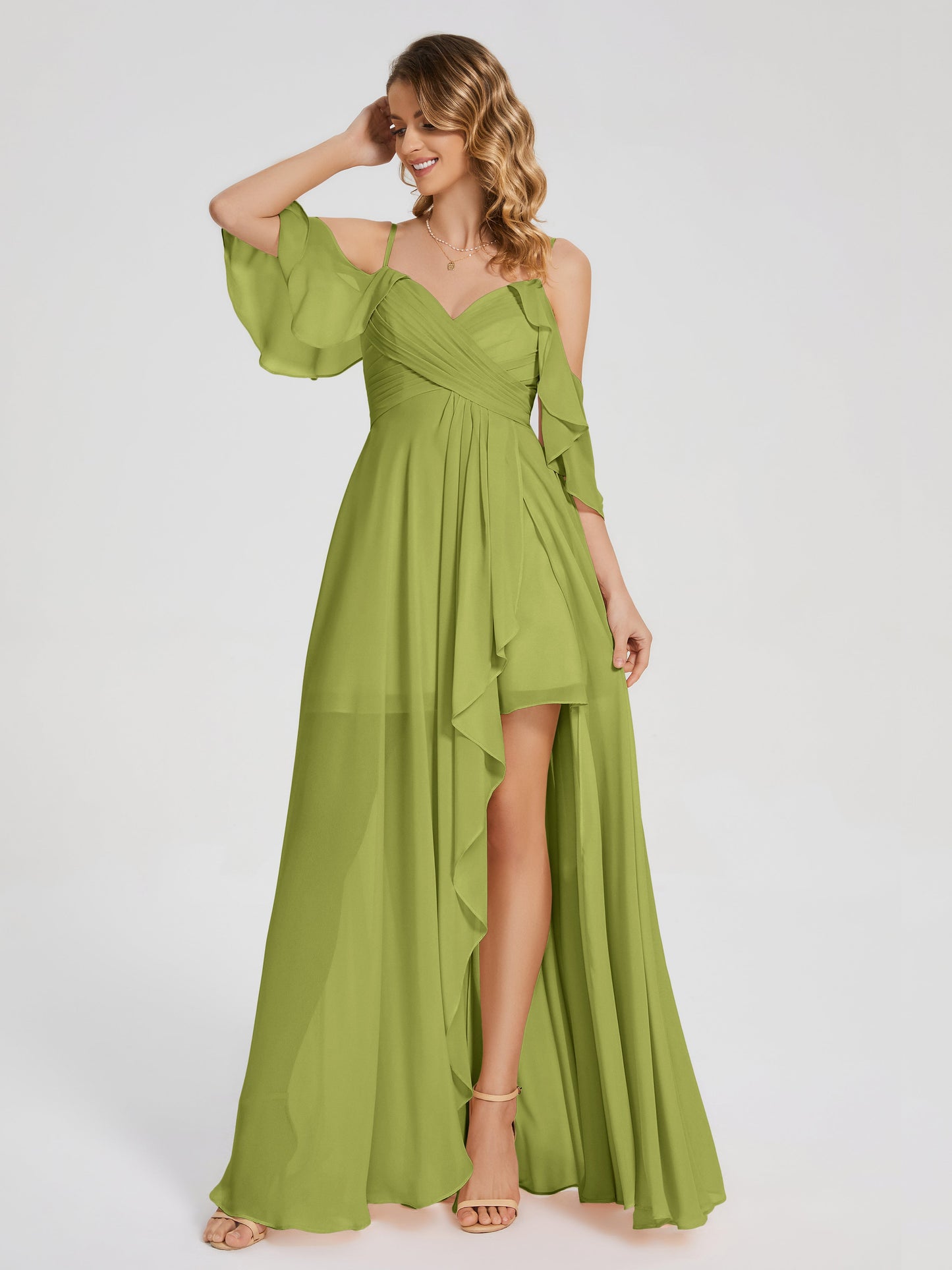 Vestido de fiesta de gasa con volantes y hombros descubiertos