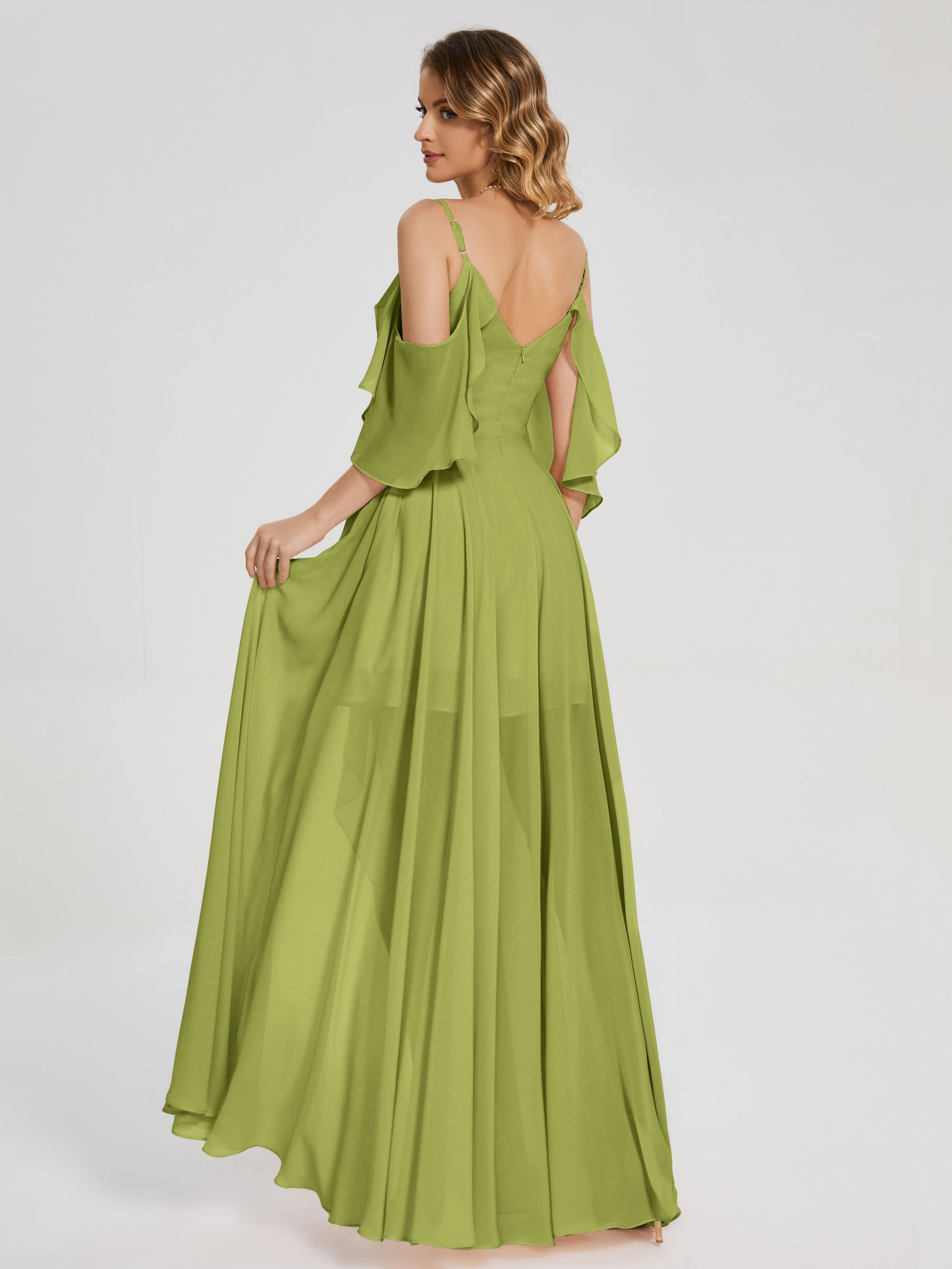 Vestido de fiesta de gasa con volantes y hombros descubiertos