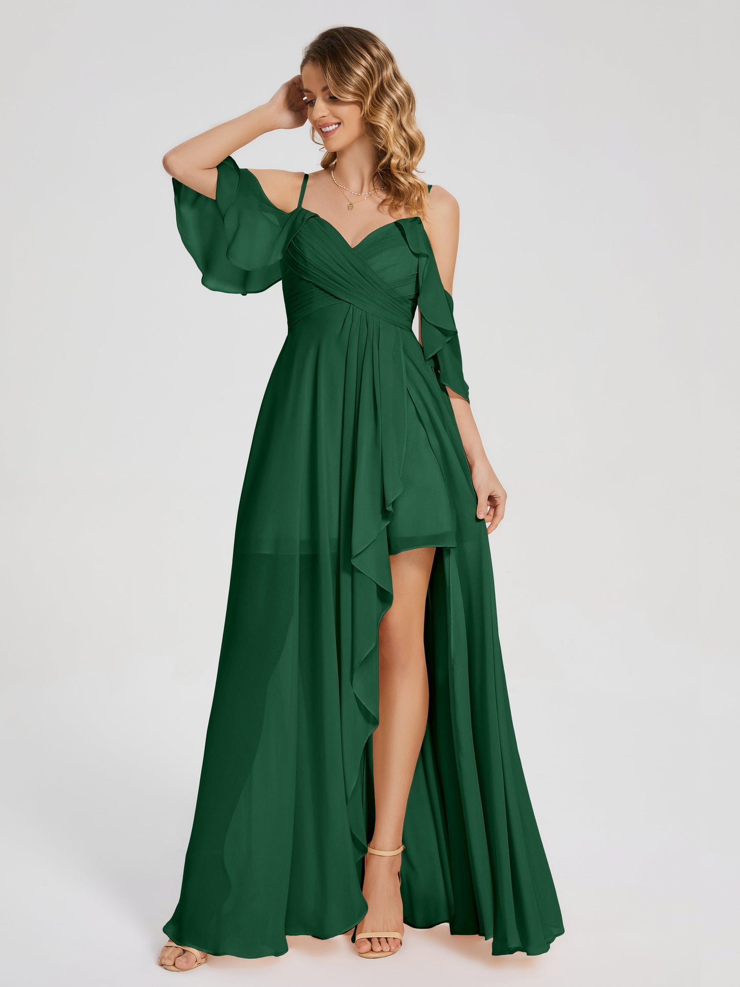 Vestido de fiesta de gasa con volantes y hombros descubiertos