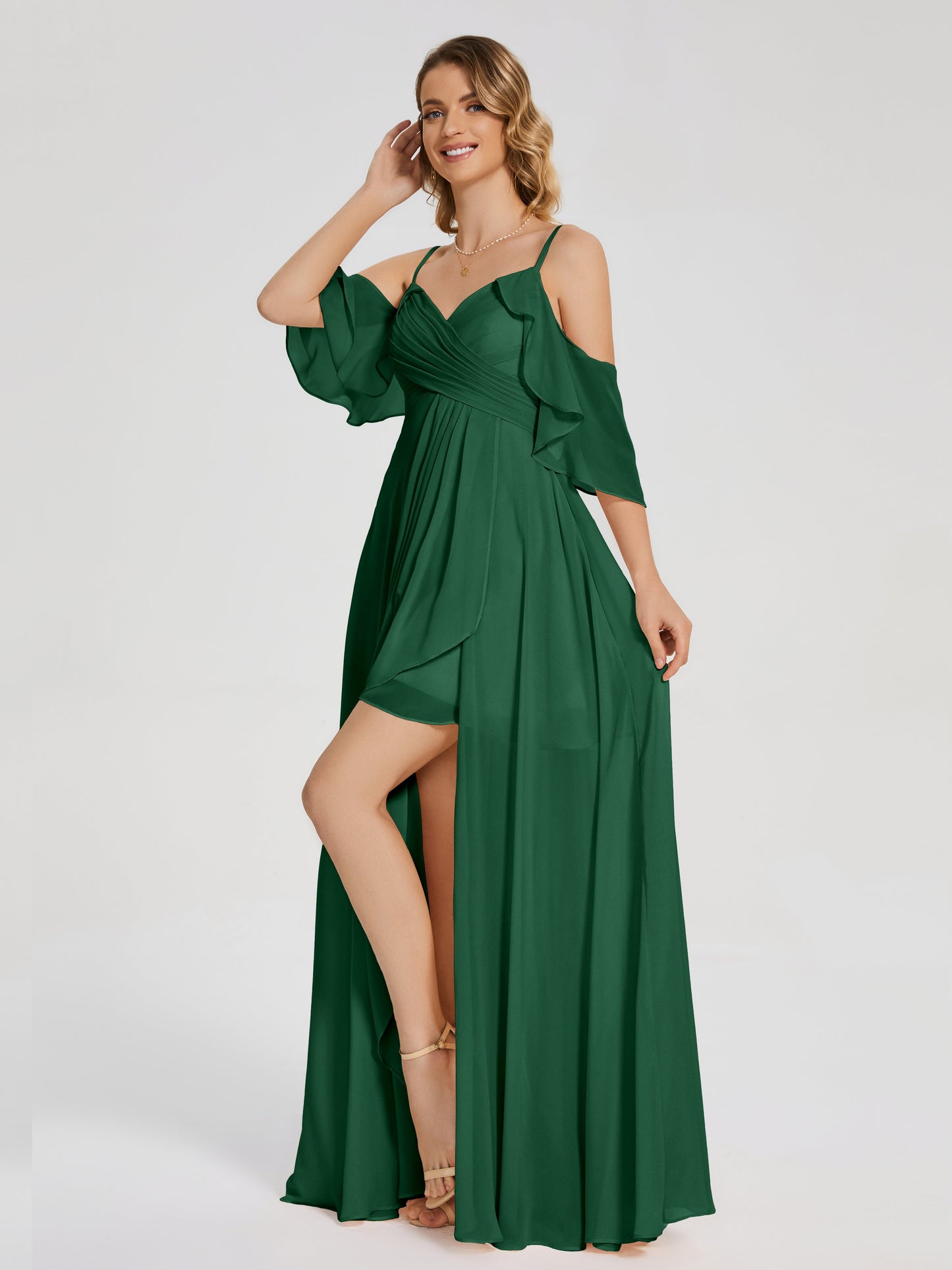 Vestido de fiesta de gasa con volantes y hombros descubiertos