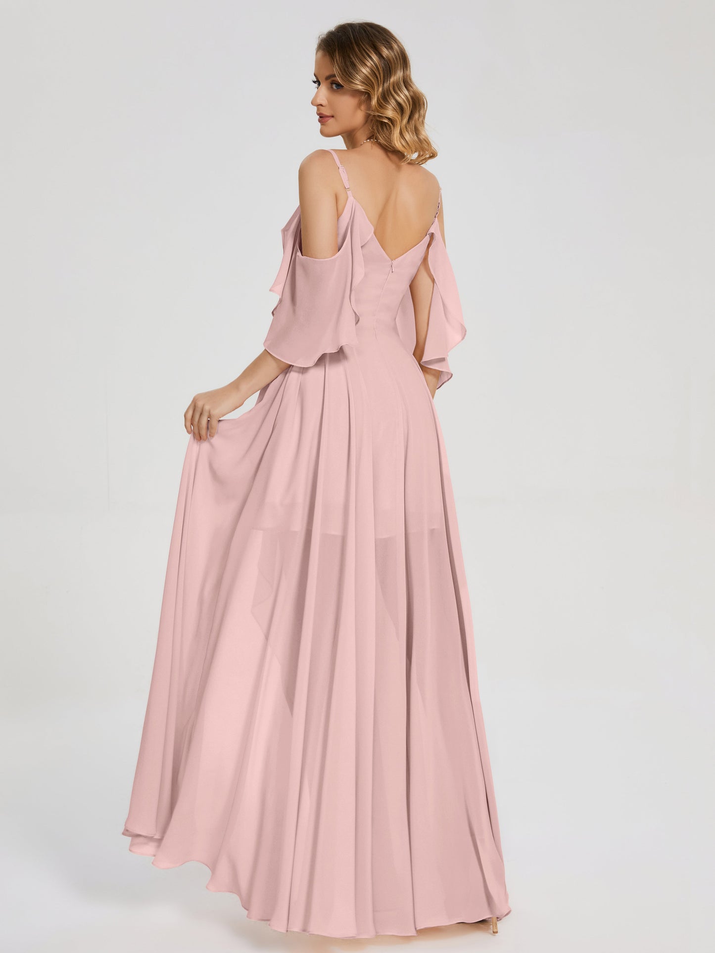 Vestido de fiesta de gasa con volantes y hombros descubiertos