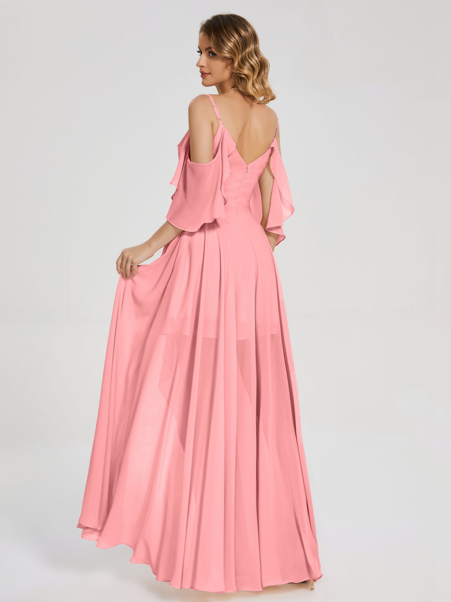 Vestido de fiesta de gasa con volantes y hombros descubiertos