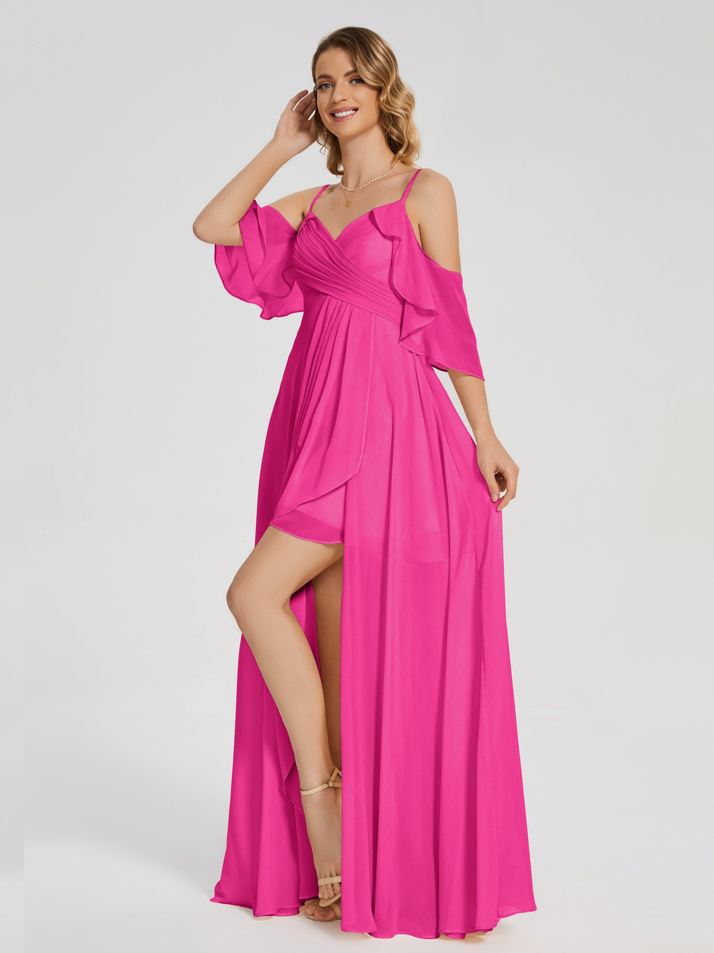 Vestido de fiesta de gasa con volantes y hombros descubiertos