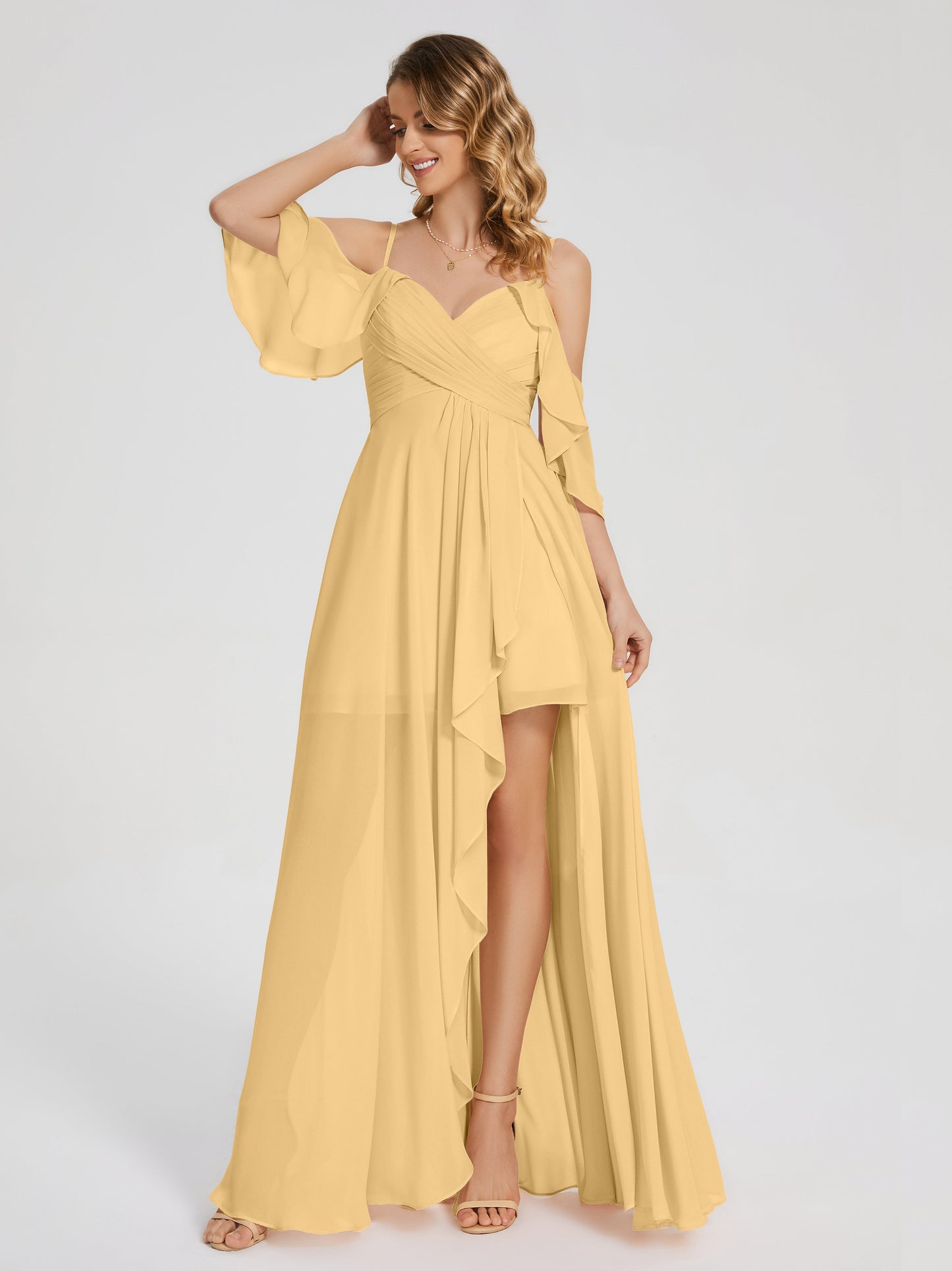 Vestido de fiesta de gasa con volantes y hombros descubiertos