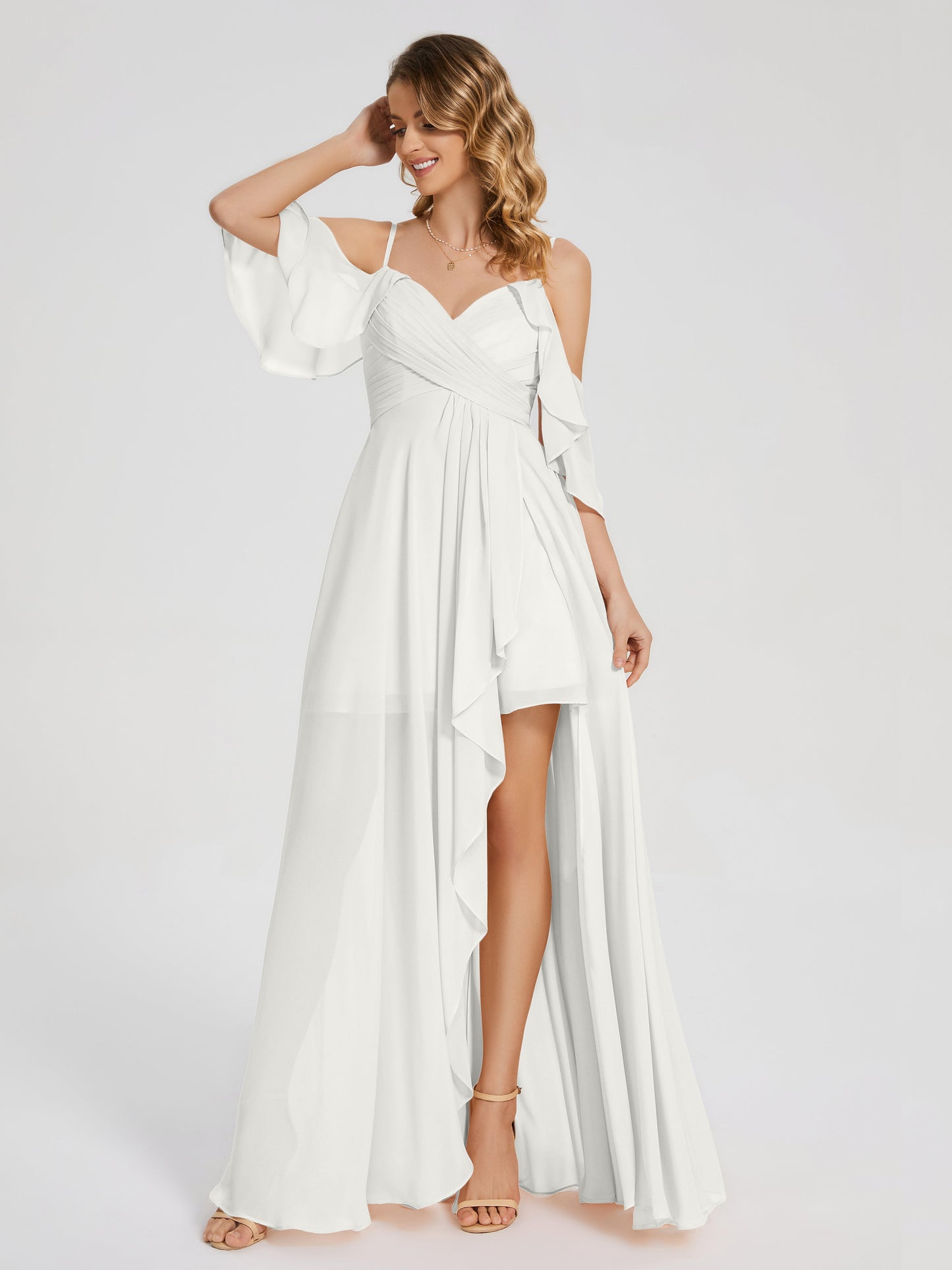 Vestido de fiesta de gasa con volantes y hombros descubiertos
