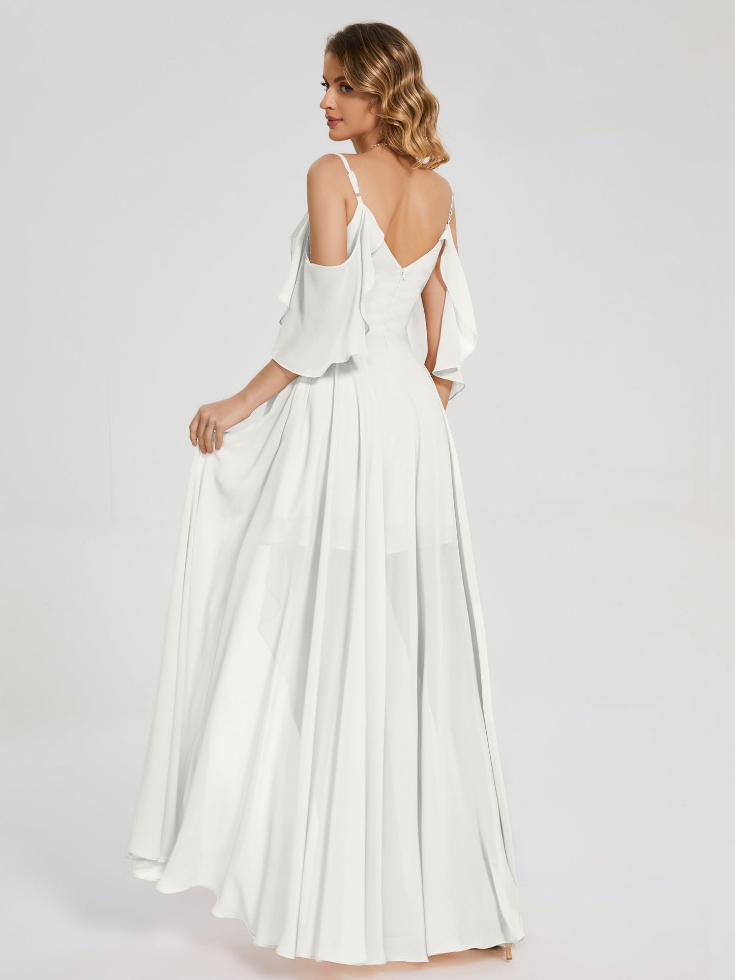 Vestido de fiesta de gasa con volantes y hombros descubiertos