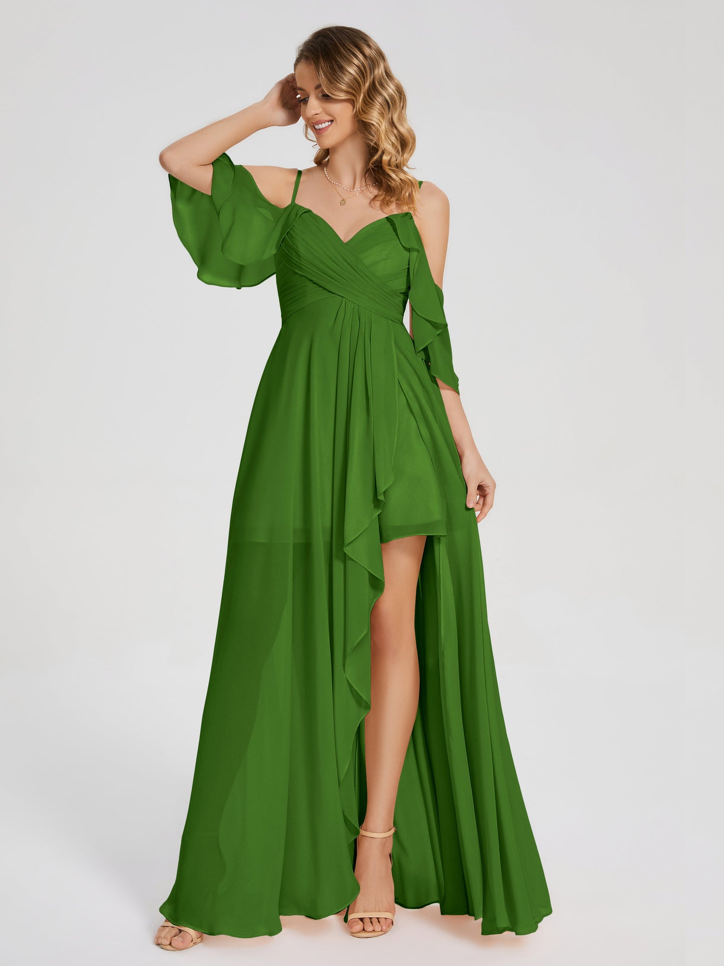 Vestido de fiesta de gasa con volantes y hombros descubiertos