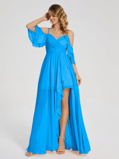Vestido de fiesta de gasa con volantes y hombros descubiertos