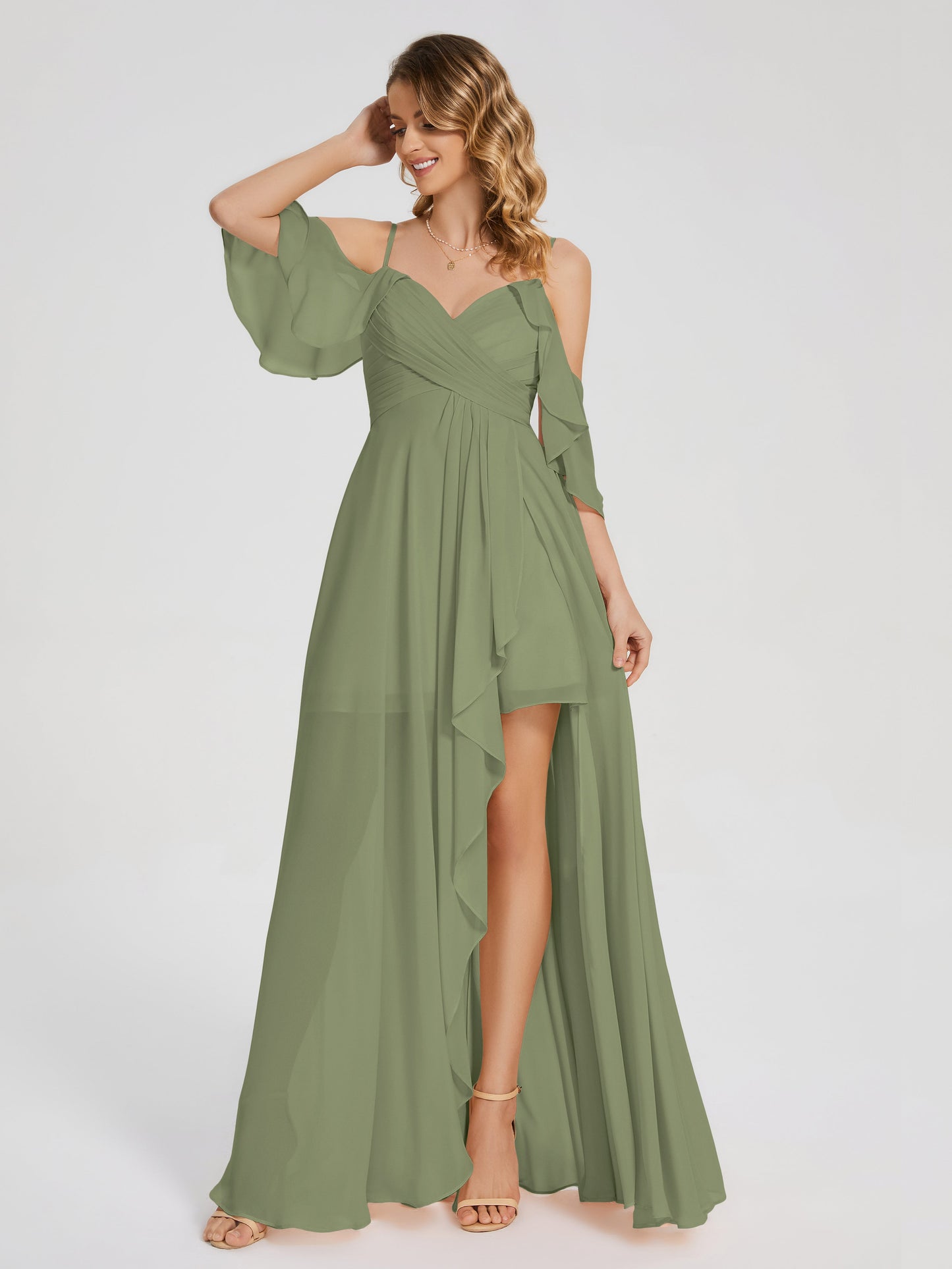 Vestido de fiesta de gasa con volantes y hombros descubiertos