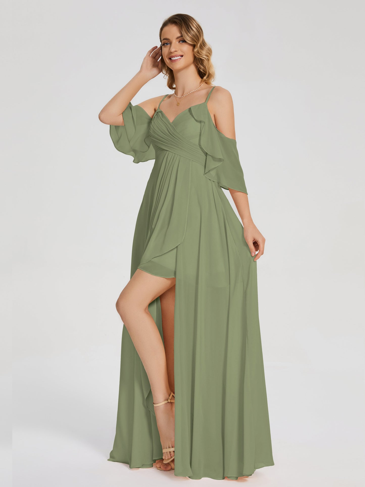 Vestido de fiesta de gasa con volantes y hombros descubiertos
