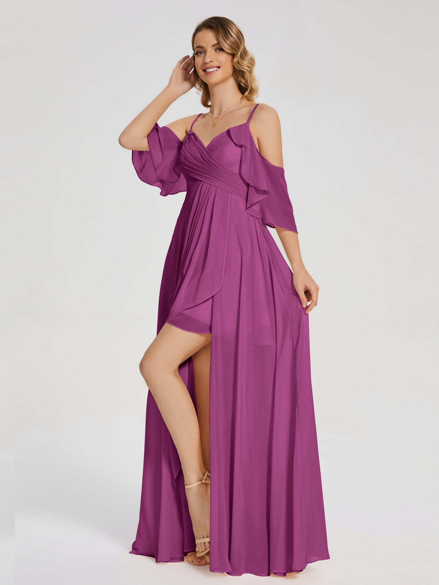 Vestido de fiesta de gasa con volantes y hombros descubiertos
