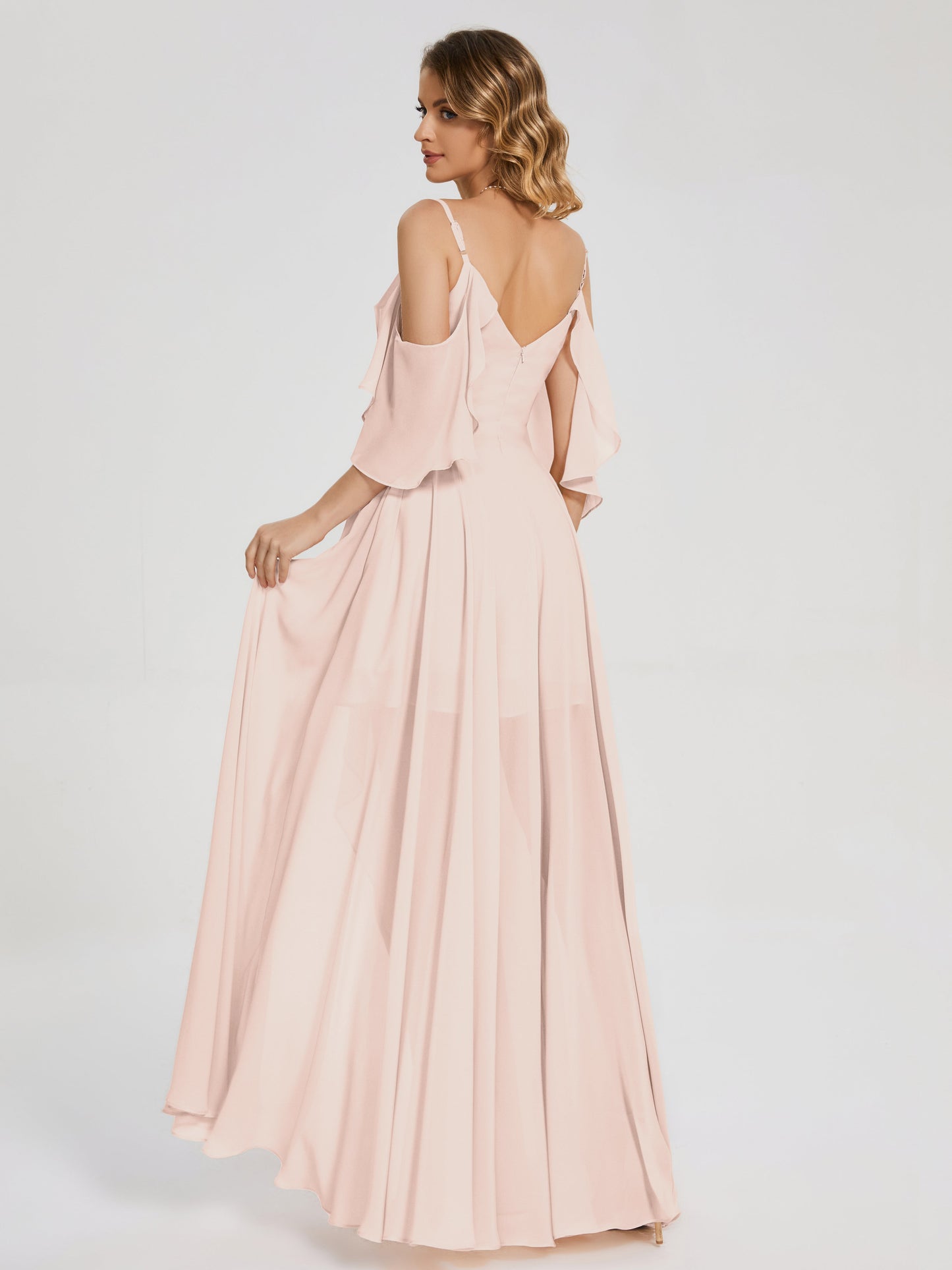 Vestido de fiesta de gasa con volantes y hombros descubiertos