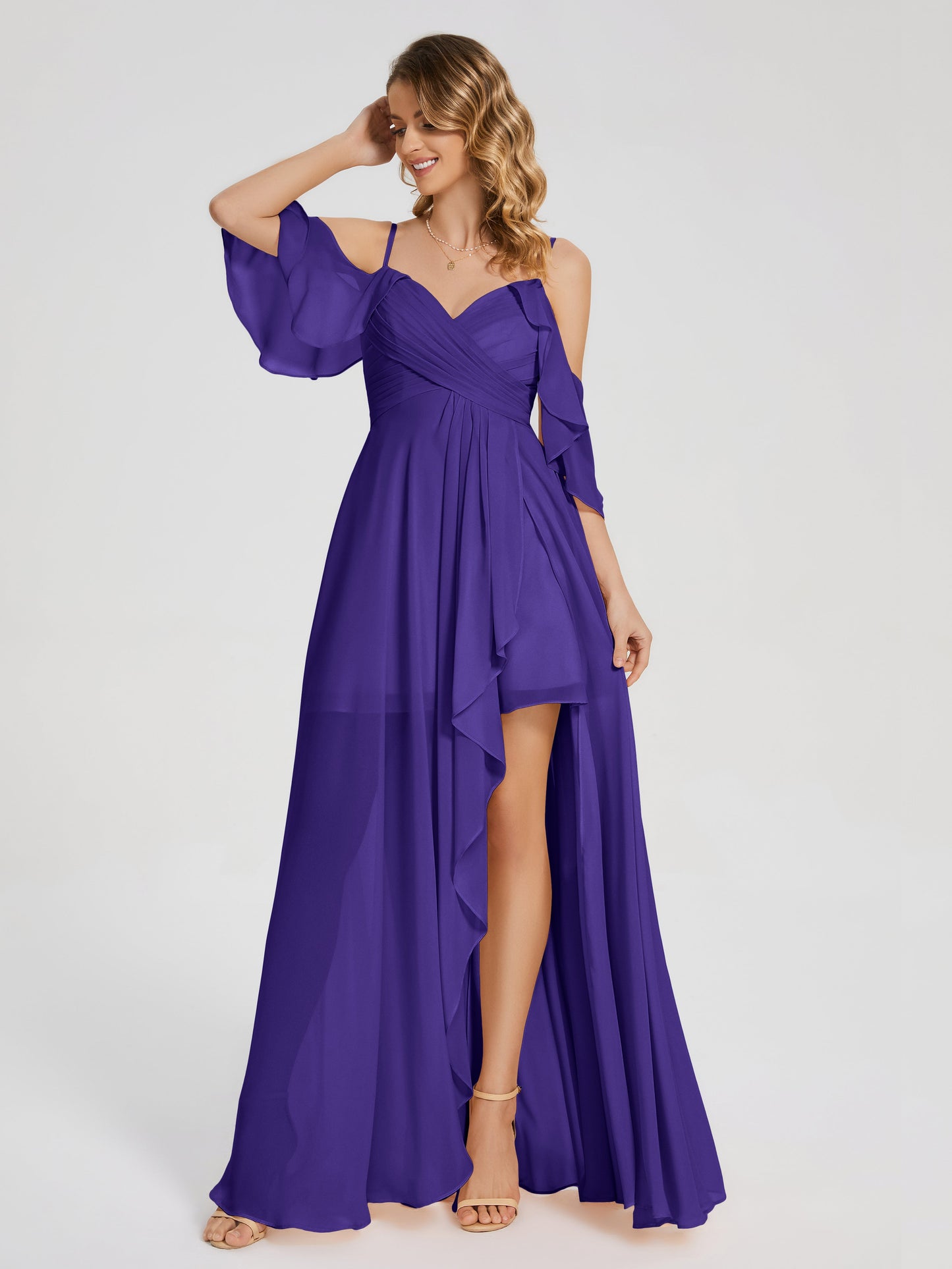 Vestido de fiesta de gasa con volantes y hombros descubiertos