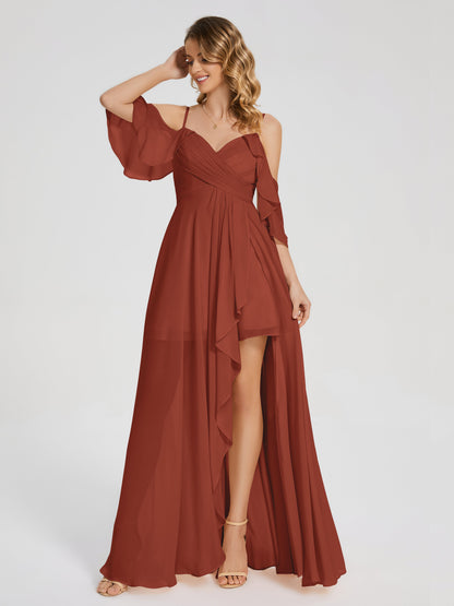 Vestido de fiesta de gasa con volantes y hombros descubiertos