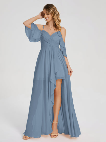 Vestido de fiesta de gasa con volantes y hombros descubiertos