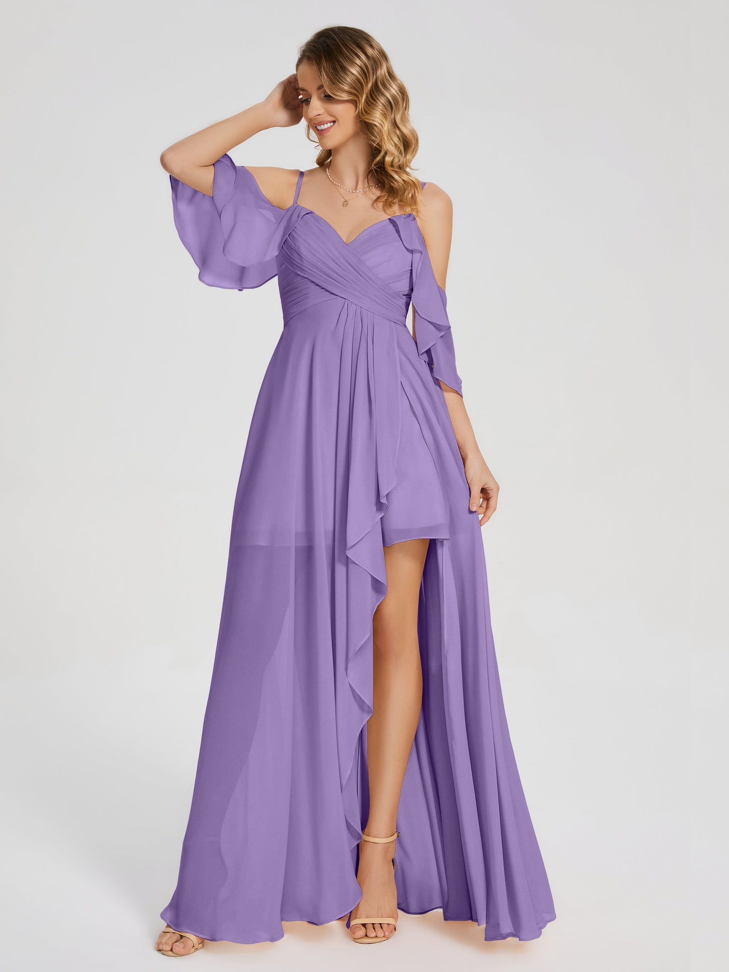 Vestido de fiesta de gasa con volantes y hombros descubiertos