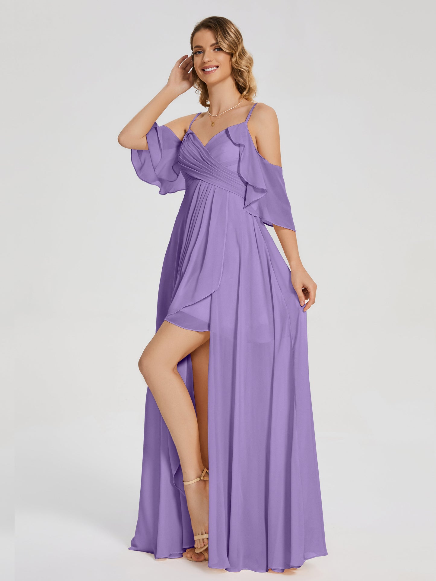 Vestido de fiesta de gasa con volantes y hombros descubiertos