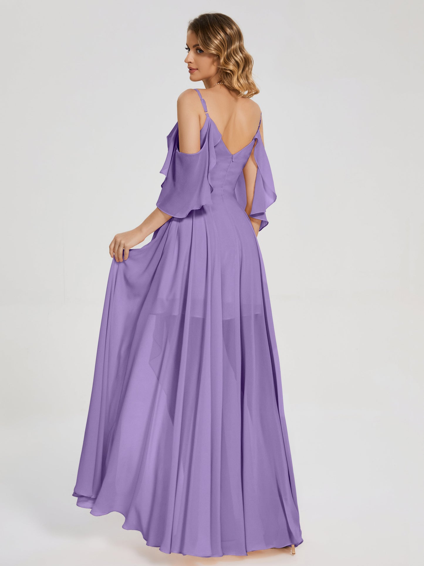 Vestido de fiesta de gasa con volantes y hombros descubiertos