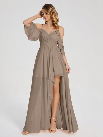 Vestido de fiesta de gasa con volantes y hombros descubiertos