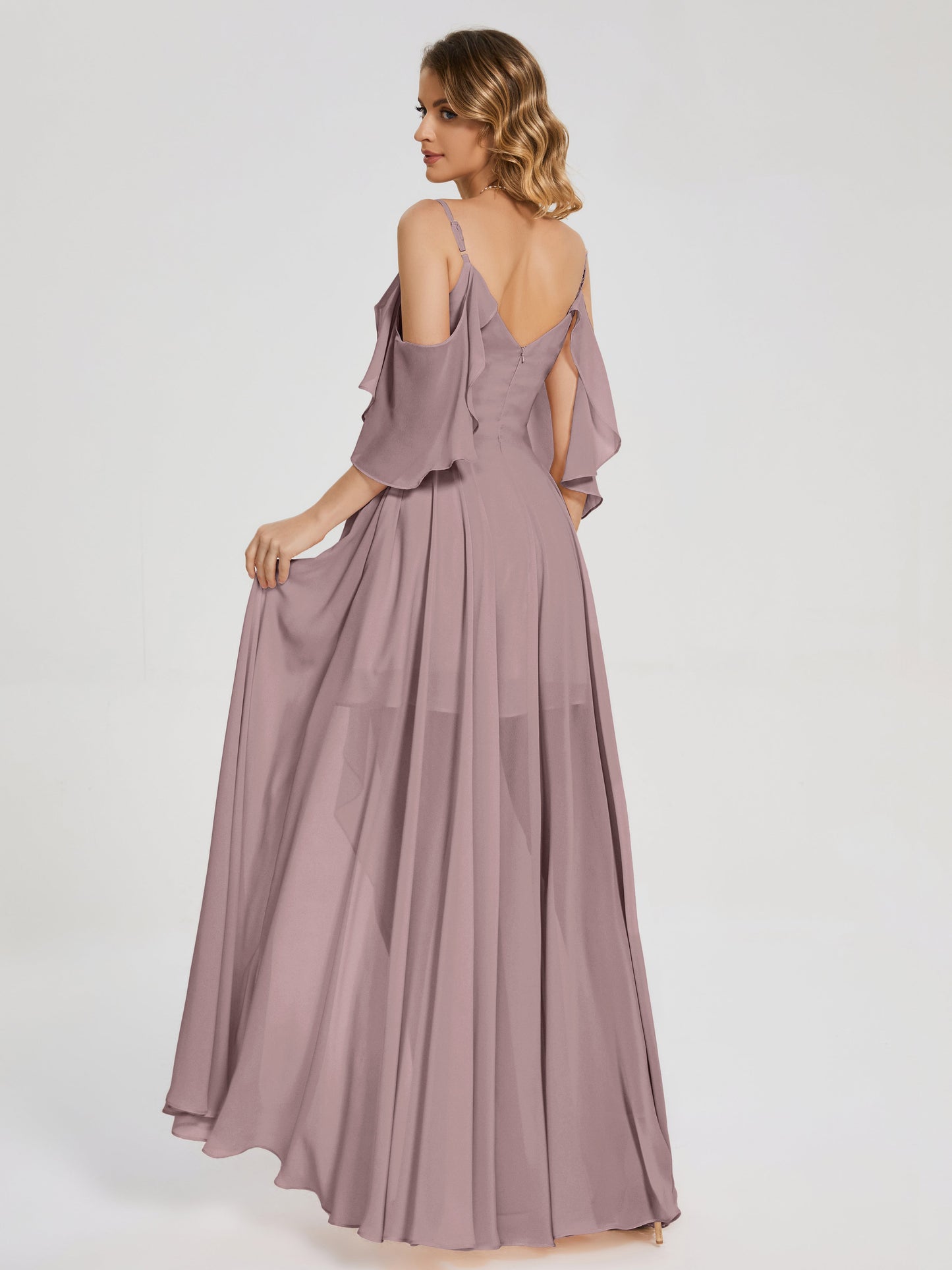 Vestido de fiesta de gasa con volantes y hombros descubiertos