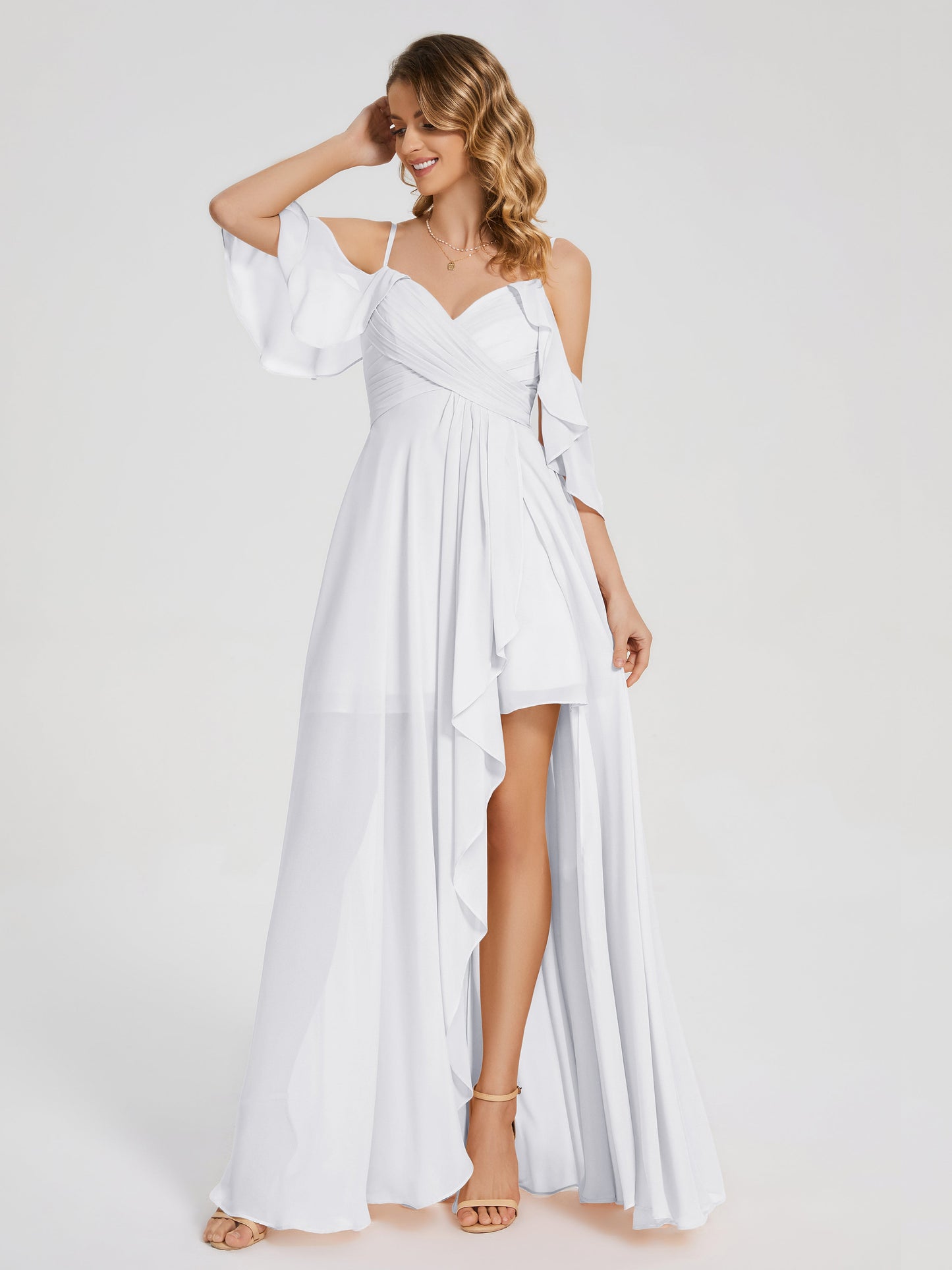 Vestido de fiesta de gasa con volantes y hombros descubiertos