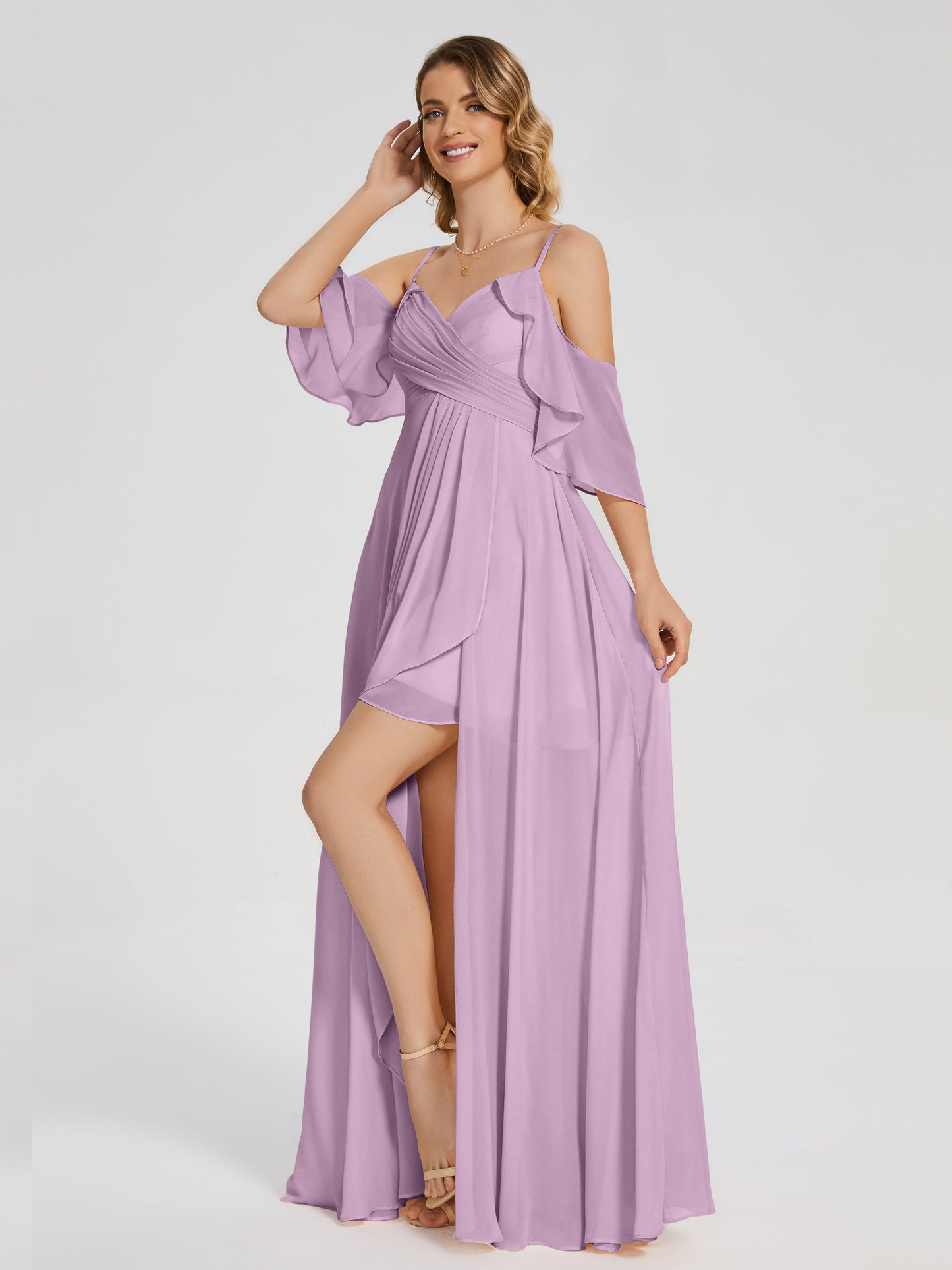 Vestido de fiesta de gasa con volantes y hombros descubiertos