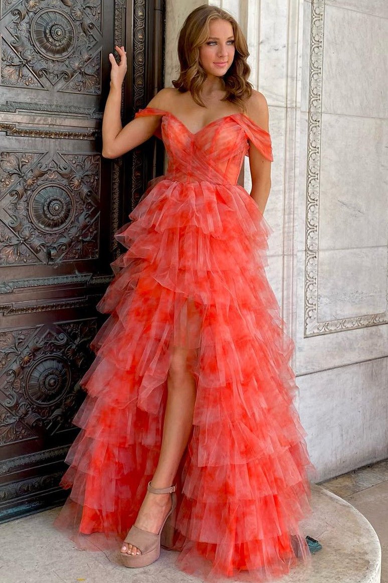 Bettie | Vestido de fiesta largo con hombros descubiertos y estampado coral en capas
