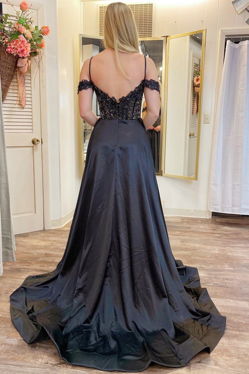 Vestido formal de corte A con hombros descubiertos, cuentas y abertura