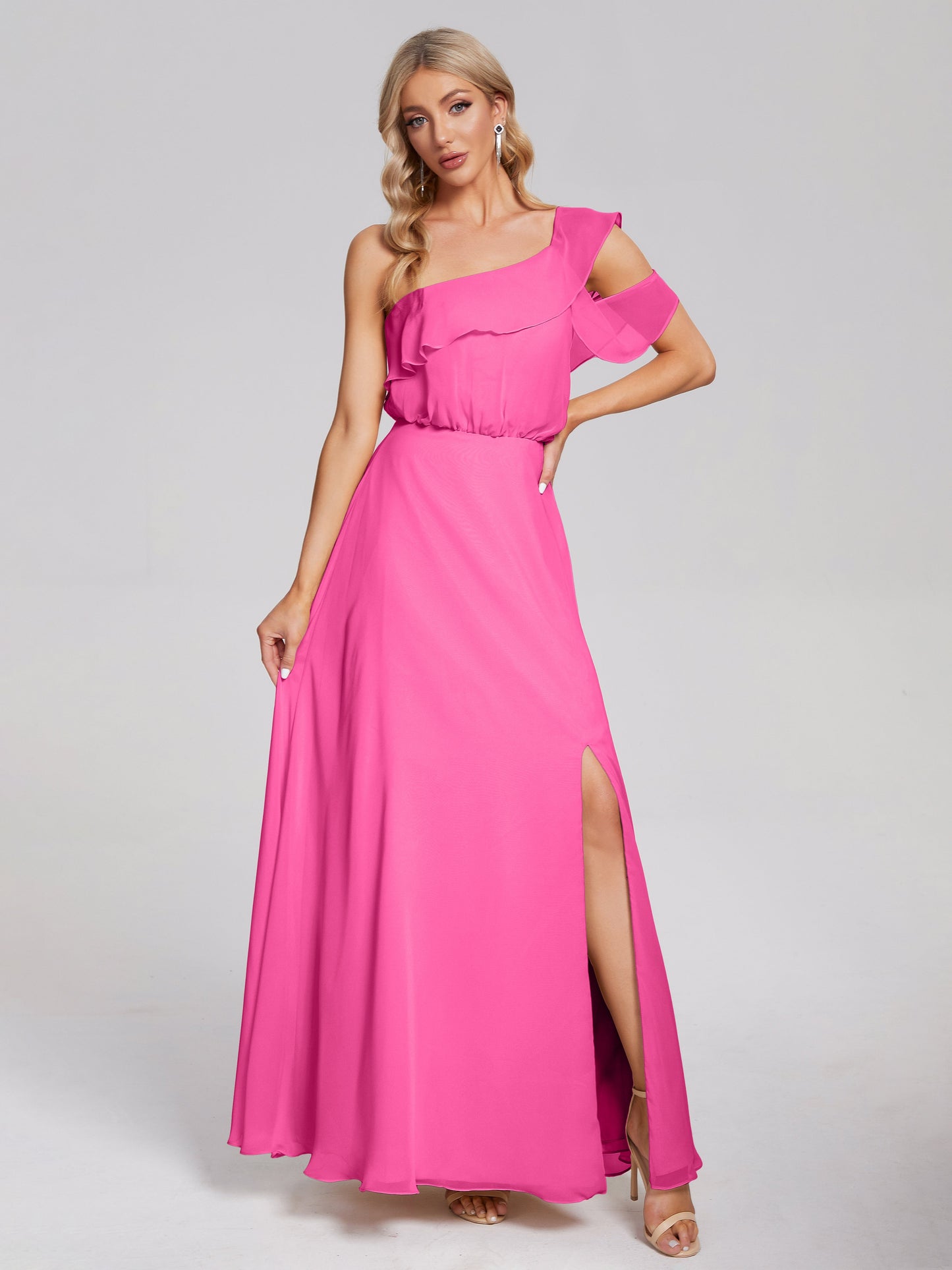 Vestido de fiesta de gasa con un hombro descubierto y volantes