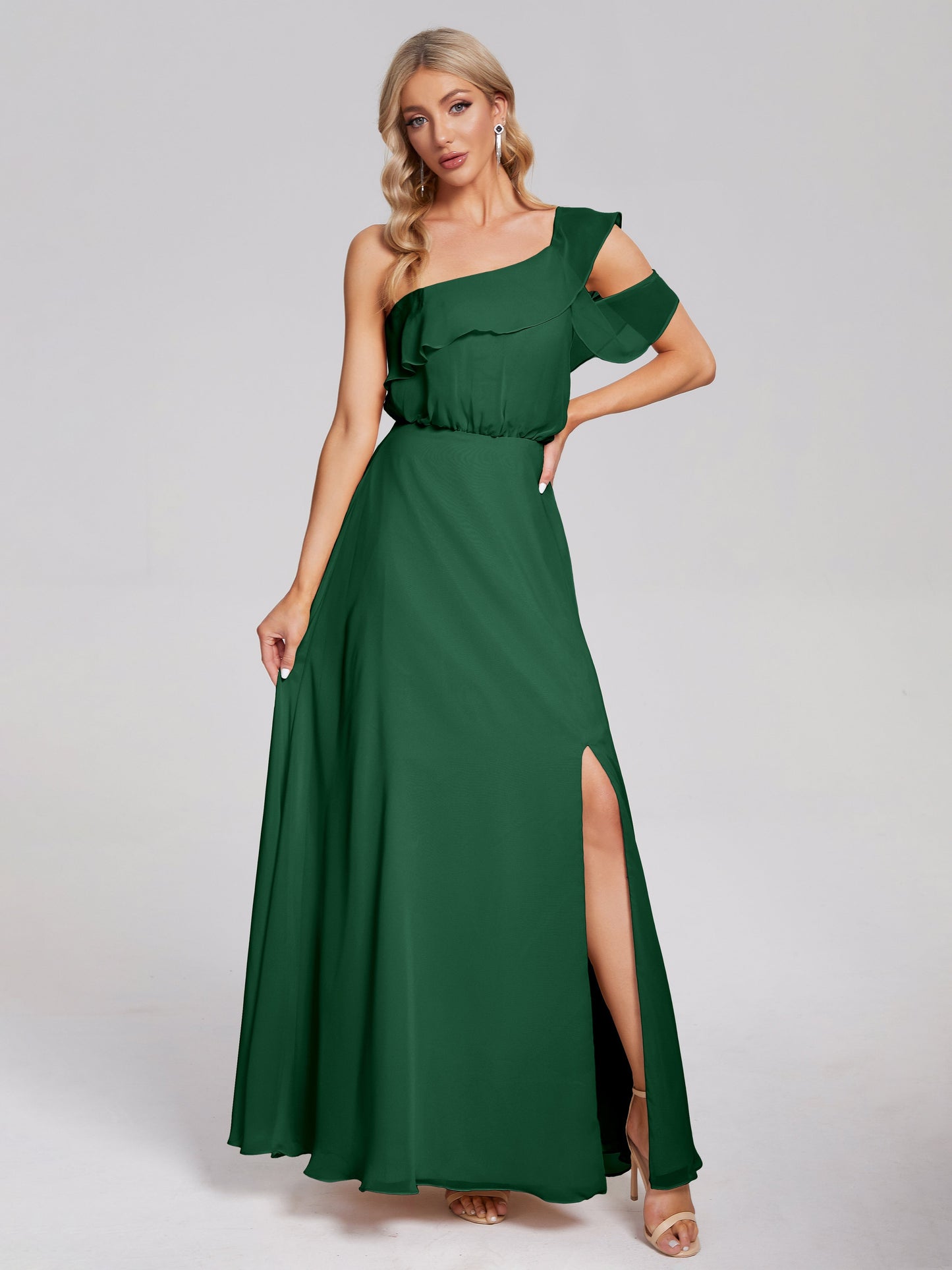 Vestido de fiesta de gasa con un hombro descubierto y volantes