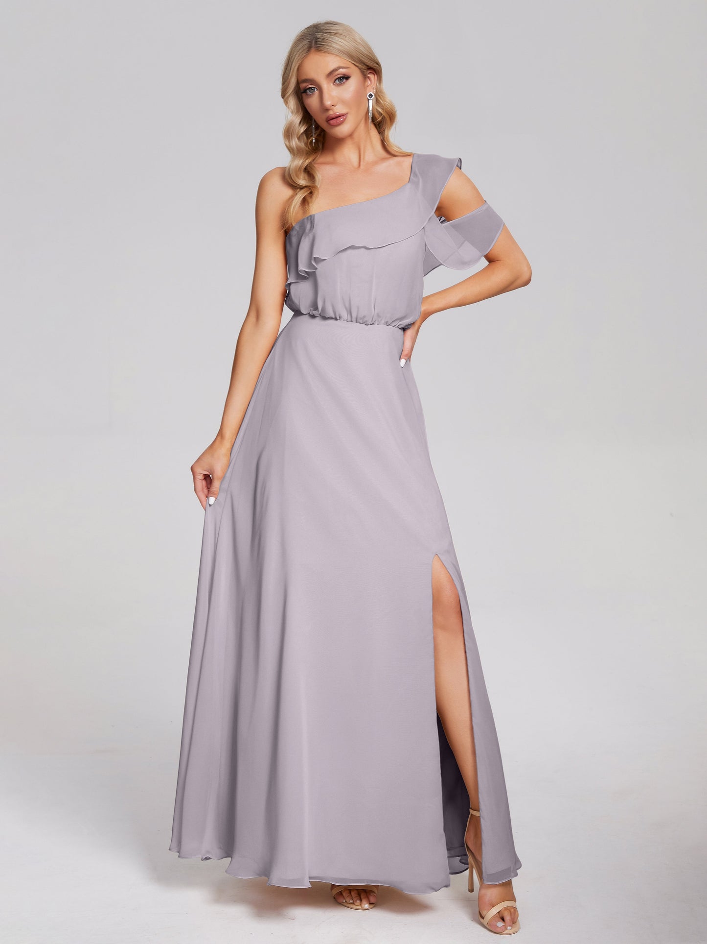 Vestido de fiesta de gasa con un hombro descubierto y volantes