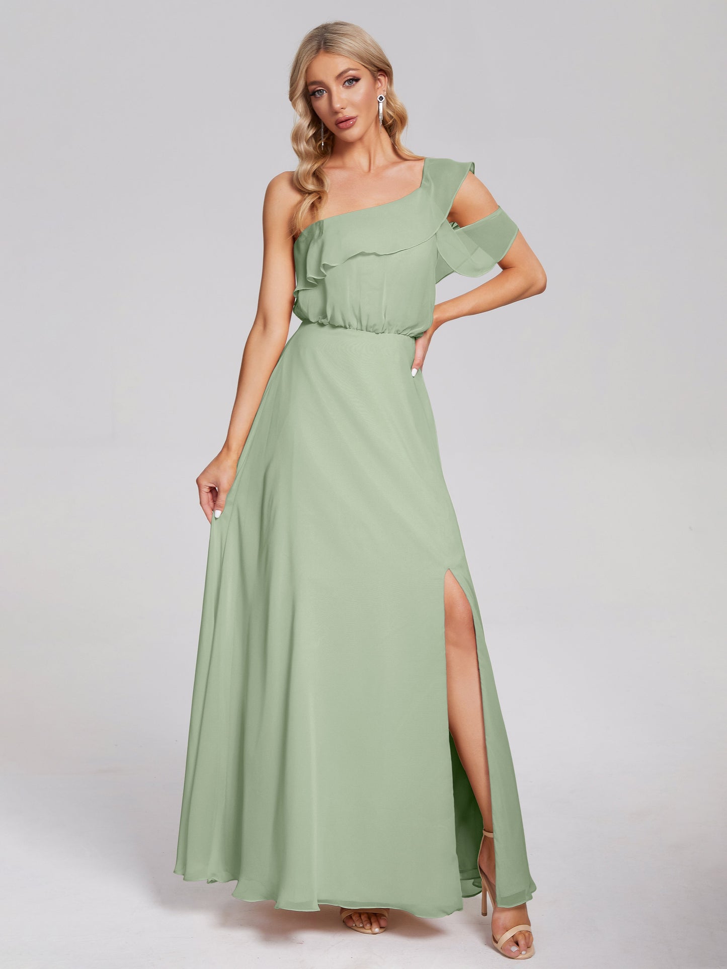 Vestido de fiesta de gasa con un hombro descubierto y volantes