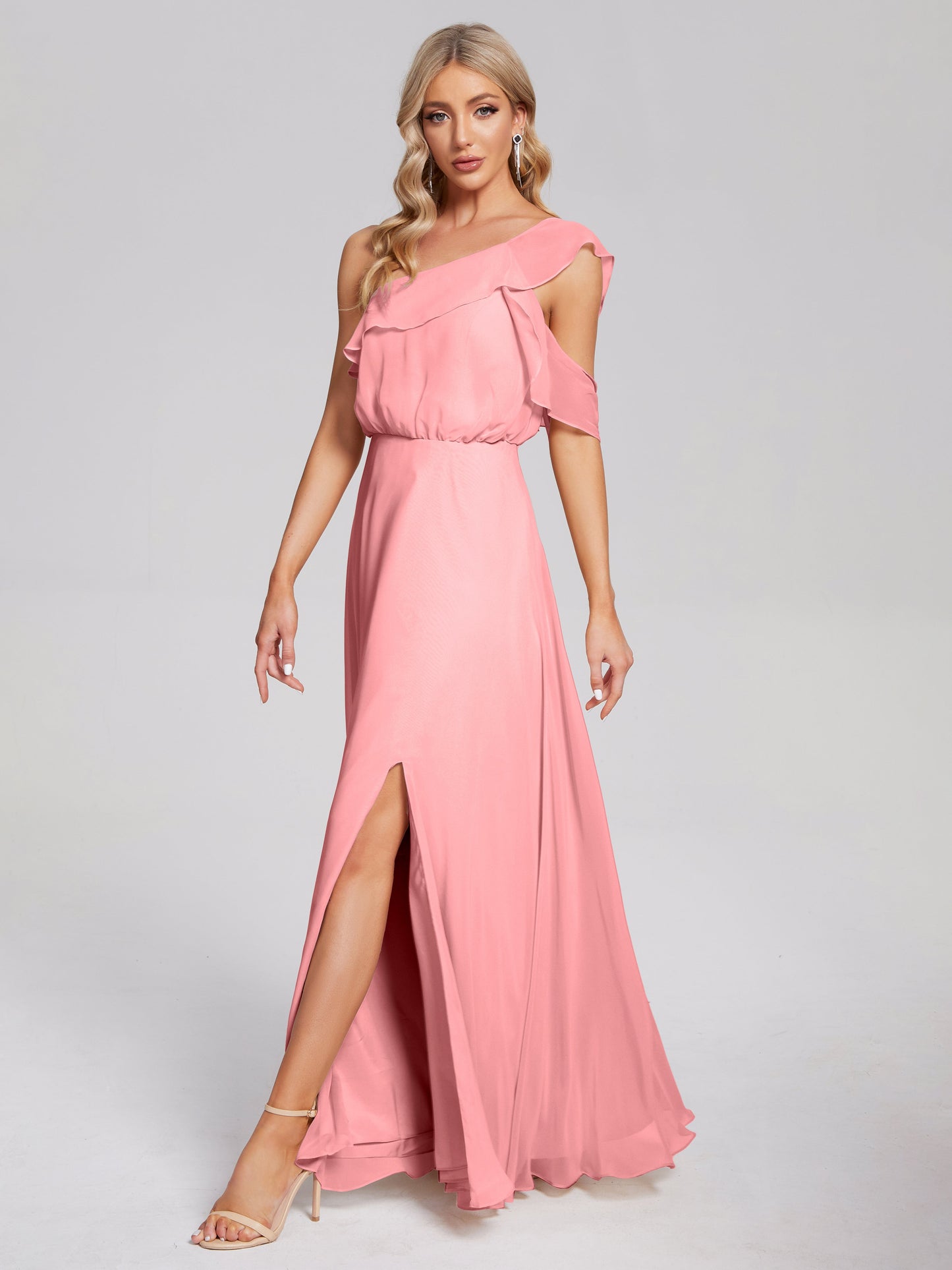 Vestido de fiesta de gasa con un hombro descubierto y volantes