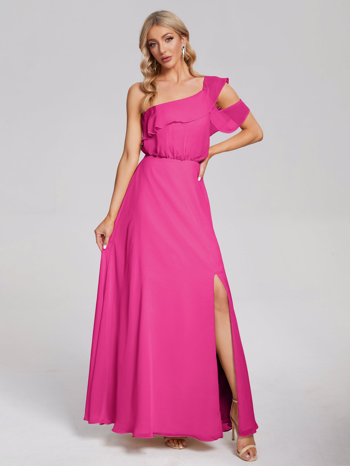Vestido de fiesta de gasa con un hombro descubierto y volantes