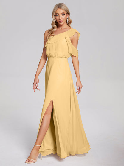 Vestido de fiesta de gasa con un hombro descubierto y volantes