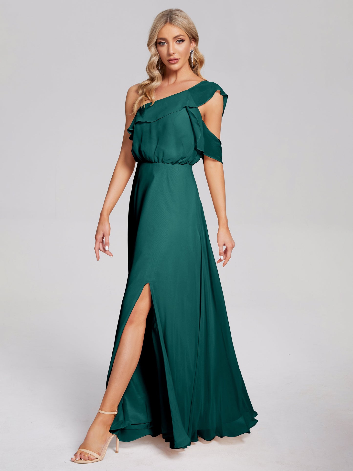 Vestido de fiesta de gasa con un hombro descubierto y volantes