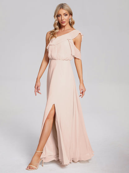 Vestido de fiesta de gasa con un hombro descubierto y volantes