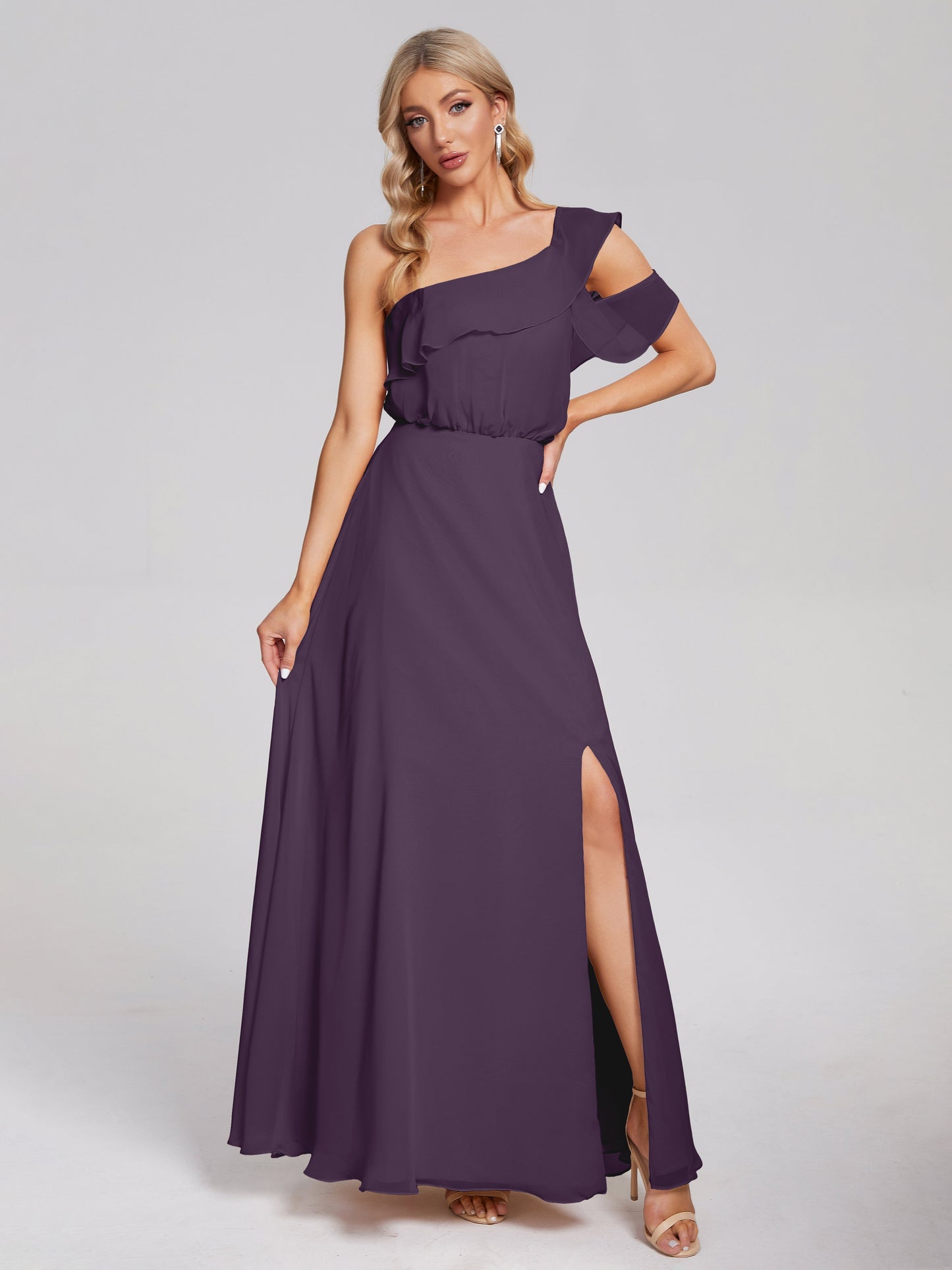 Vestido de fiesta de gasa con un hombro descubierto y volantes
