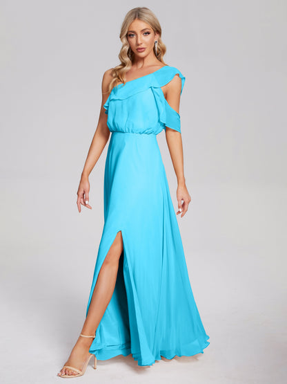 Vestido de fiesta de gasa con un hombro descubierto y volantes