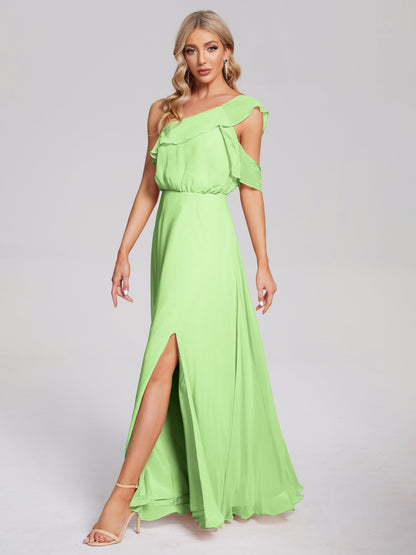 Vestido de fiesta de gasa con un hombro descubierto y volantes