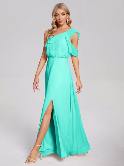 Vestido de fiesta de gasa con un hombro descubierto y volantes
