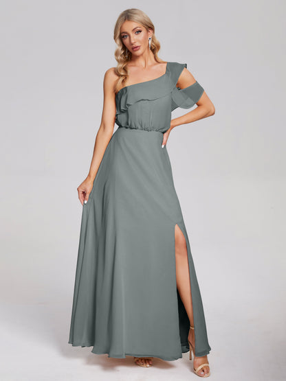 Vestido de fiesta de gasa con un hombro descubierto y volantes