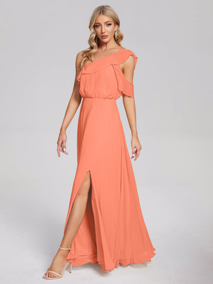 Vestido de fiesta de gasa con un hombro descubierto y volantes