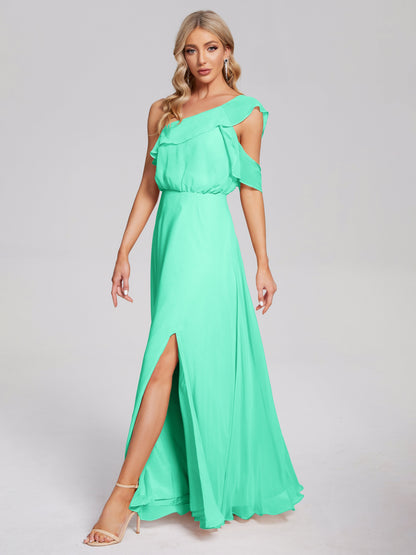 Vestido de fiesta de gasa con un hombro descubierto y volantes
