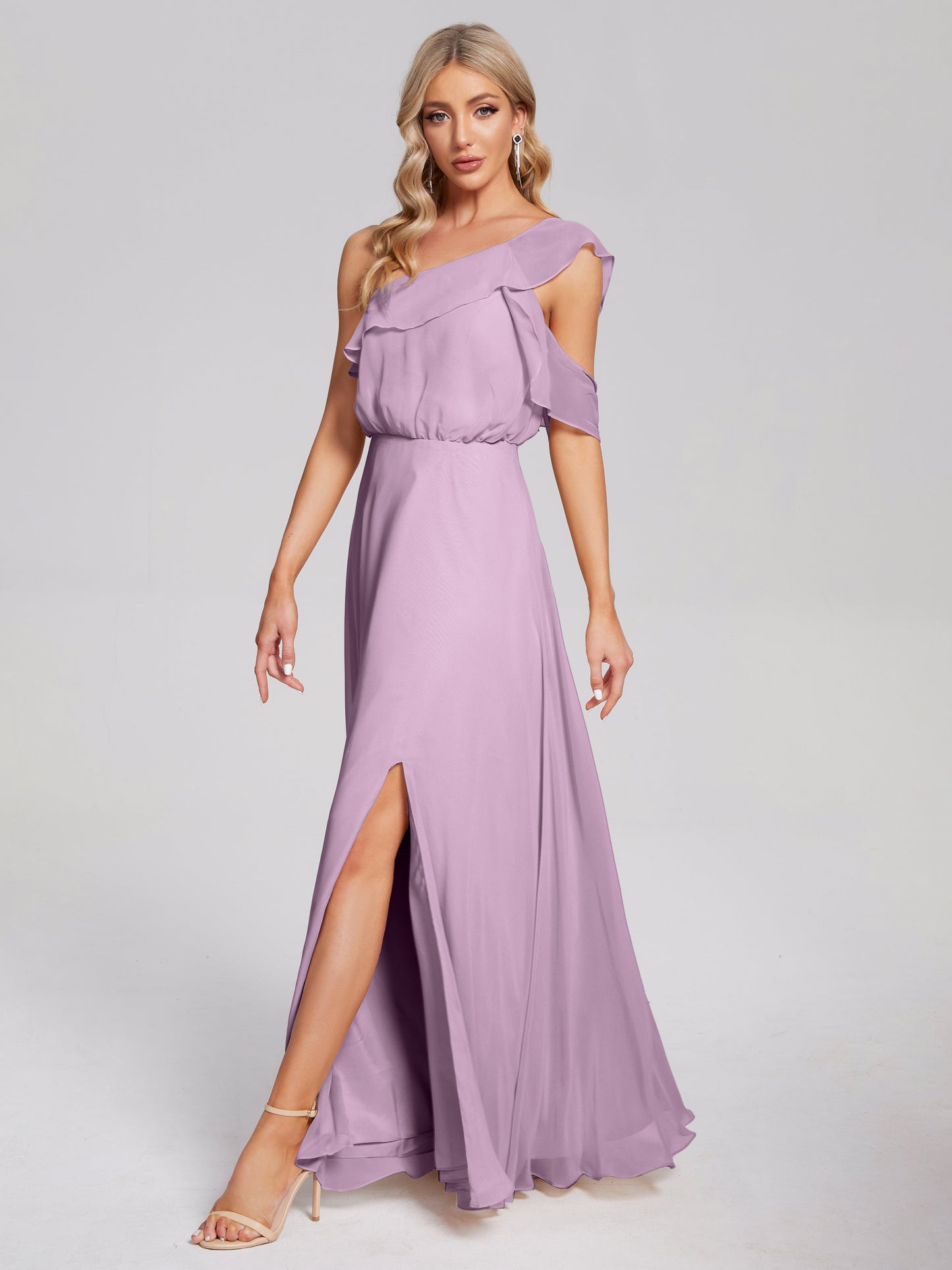 Vestido de fiesta de gasa con un hombro descubierto y volantes