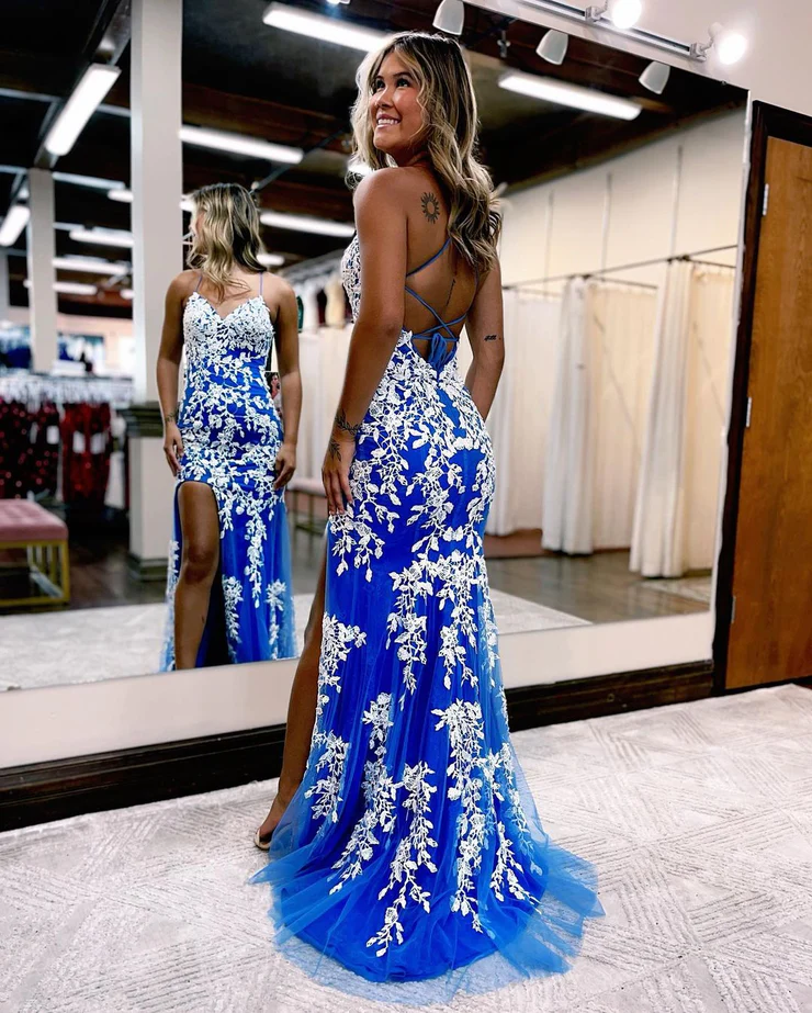Lindos vestidos de fiesta largos de tul azul con escote en V y encaje blanco con abertura fg2354