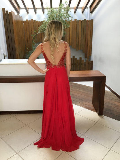 Hermoso vestido de fiesta de gasa sin mangas con tirantes y cristales rojos fg2283