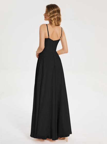 Vestido de fiesta con tirantes finos y corte en A y abertura