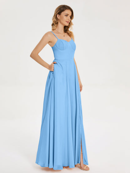 Vestido de fiesta con tirantes finos y corte en A y abertura