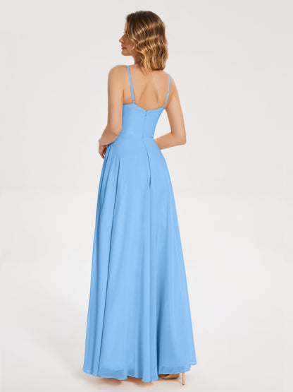 Vestido de fiesta con tirantes finos y corte en A y abertura